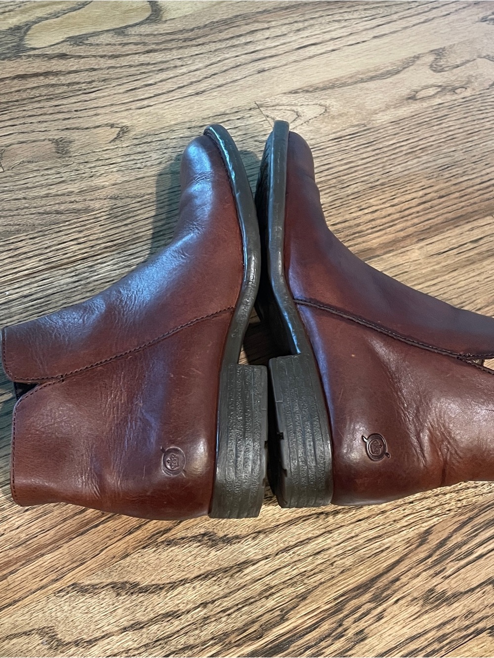 NWT Born Leather Side Zip Chelsea Boots size 6 - Picture 2 of 8